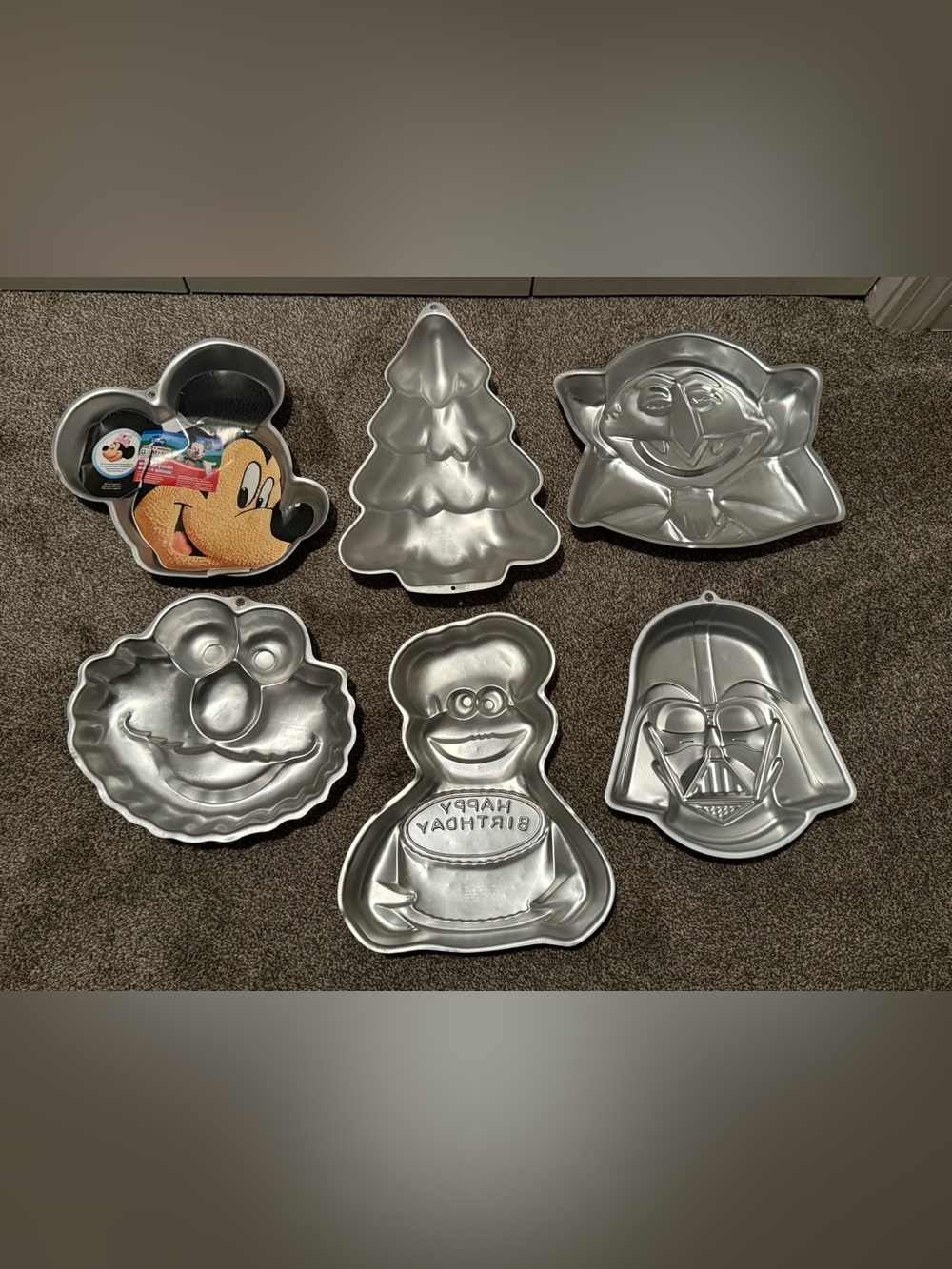 Vintage Wilton aluminum character cake pans. Set of 6